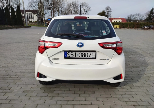 Toyota Yaris cena 53900 przebieg: 35000, rok produkcji 2018 z Biała małe 106